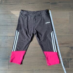 Cropped Adidas leggings black grey and pink